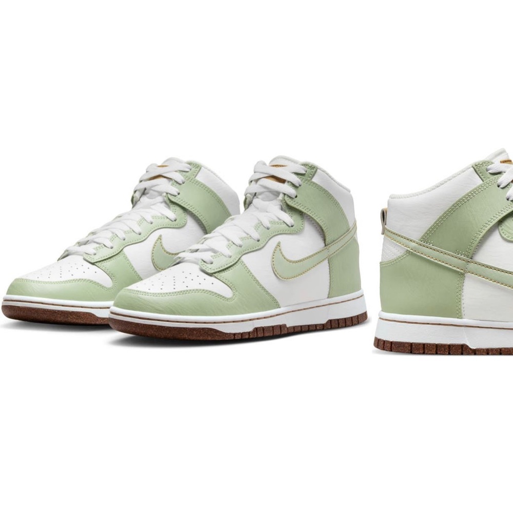 Mens 9.5 Nike Dunks - Honeydew Color